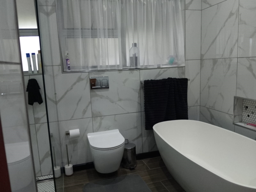 4 Bedroom Property for Sale in Mandeni KwaZulu-Natal