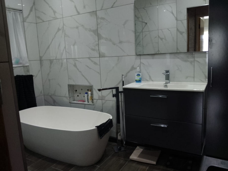 4 Bedroom Property for Sale in Mandeni KwaZulu-Natal