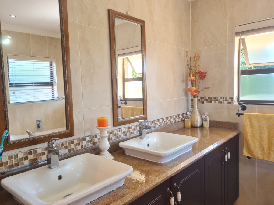 4 Bedroom Property for Sale in Veld En Vlei KwaZulu-Natal