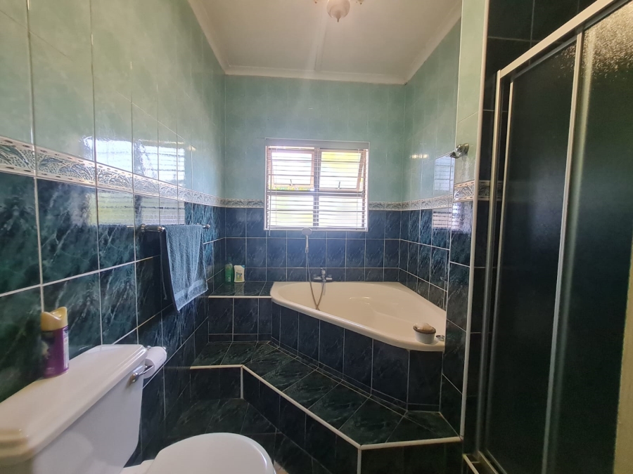 4 Bedroom Property for Sale in Veld En Vlei KwaZulu-Natal