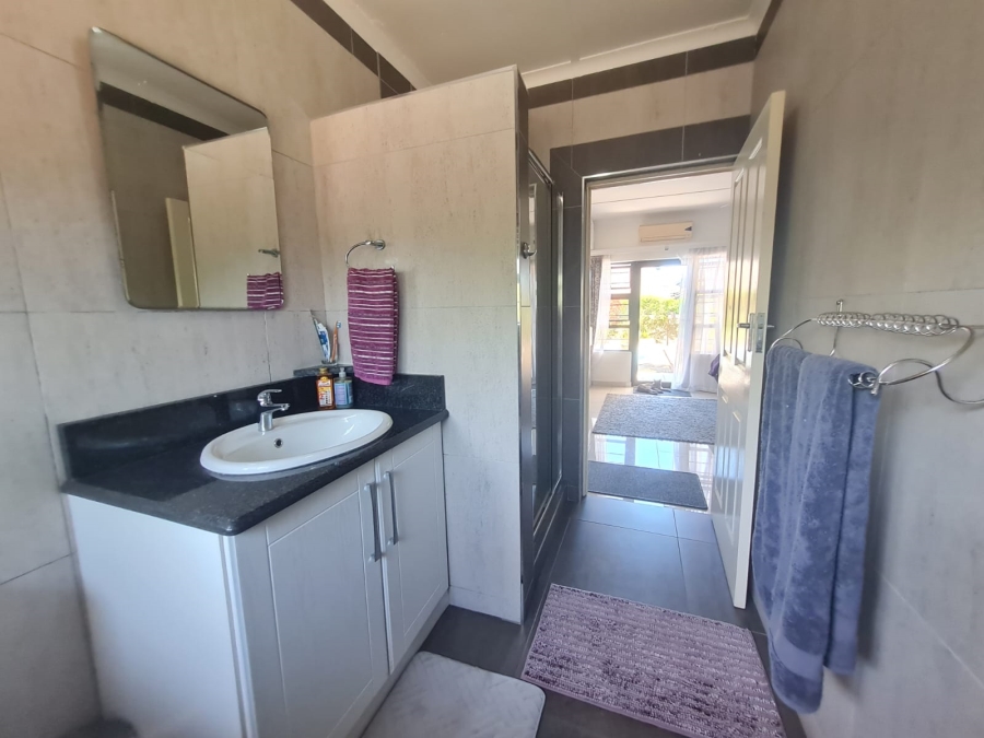 4 Bedroom Property for Sale in Veld En Vlei KwaZulu-Natal