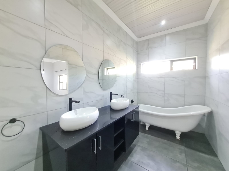 4 Bedroom Property for Sale in Meer En See KwaZulu-Natal