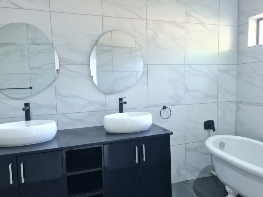 4 Bedroom Property for Sale in Meer En See KwaZulu-Natal