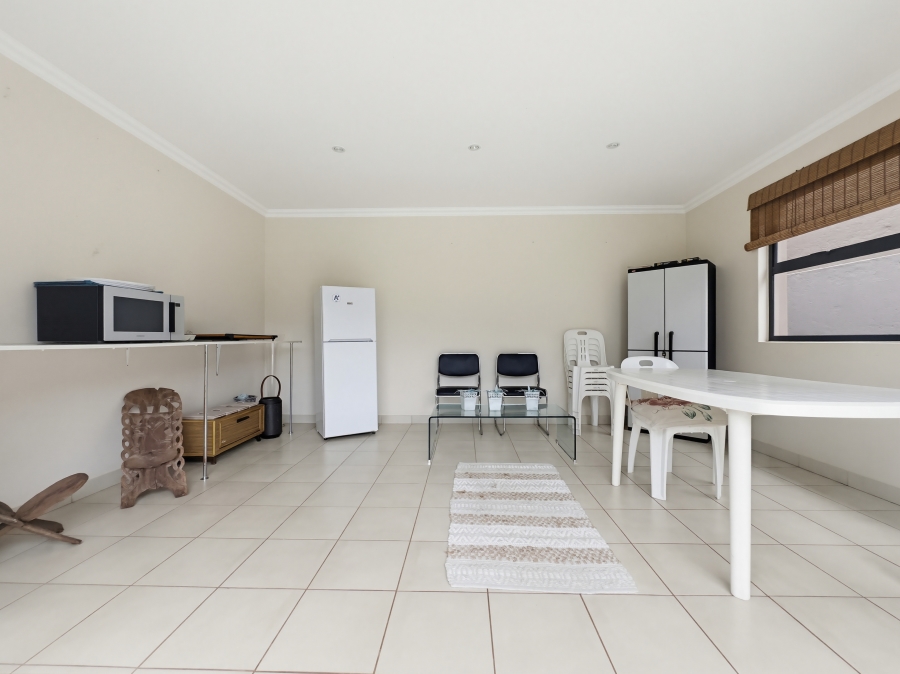 To Let 2 Bedroom Property for Rent in Shakas Rock KwaZulu-Natal