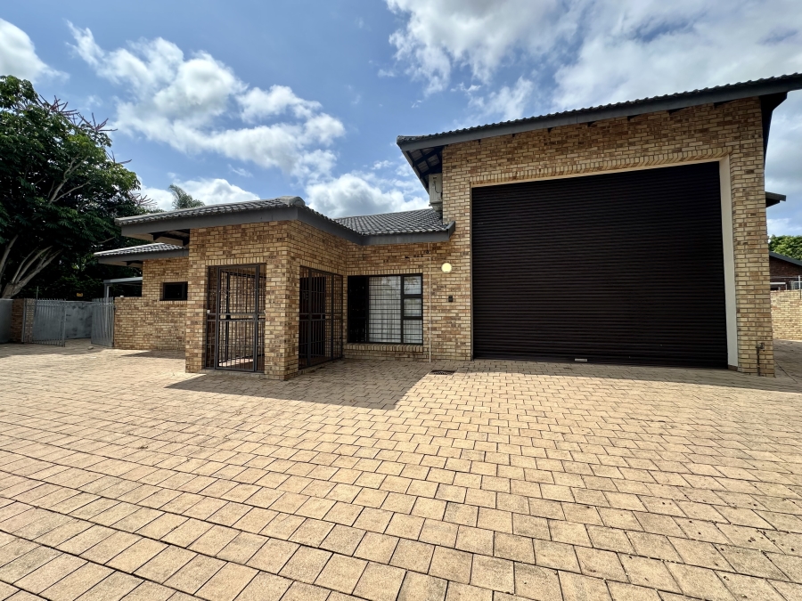 4 Bedroom Property for Sale in Meer En See KwaZulu-Natal