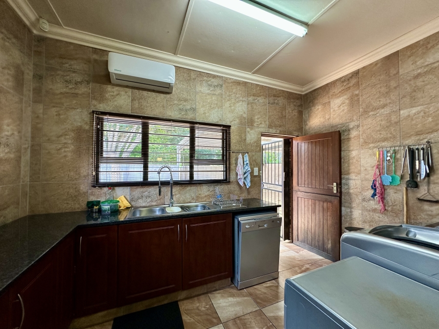 4 Bedroom Property for Sale in Meer En See KwaZulu-Natal