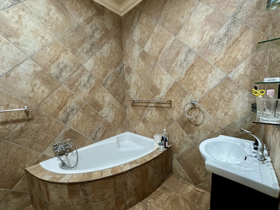 4 Bedroom Property for Sale in Meer En See KwaZulu-Natal