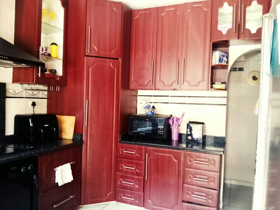 9 Bedroom Property for Sale in High Ridge KwaZulu-Natal