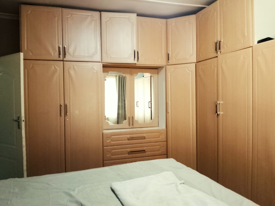 9 Bedroom Property for Sale in High Ridge KwaZulu-Natal