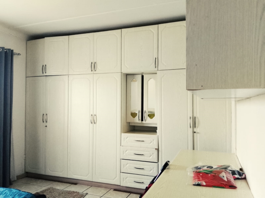 9 Bedroom Property for Sale in High Ridge KwaZulu-Natal