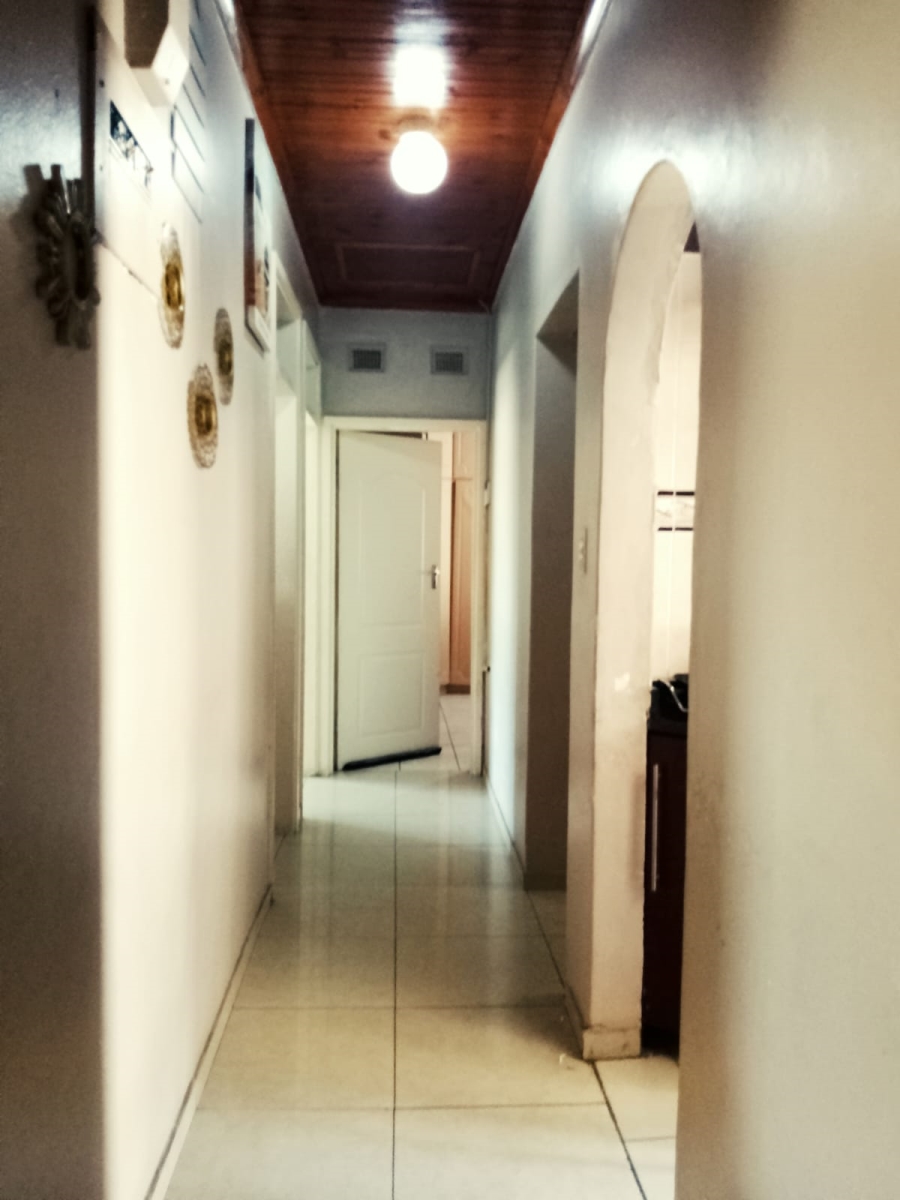 9 Bedroom Property for Sale in High Ridge KwaZulu-Natal