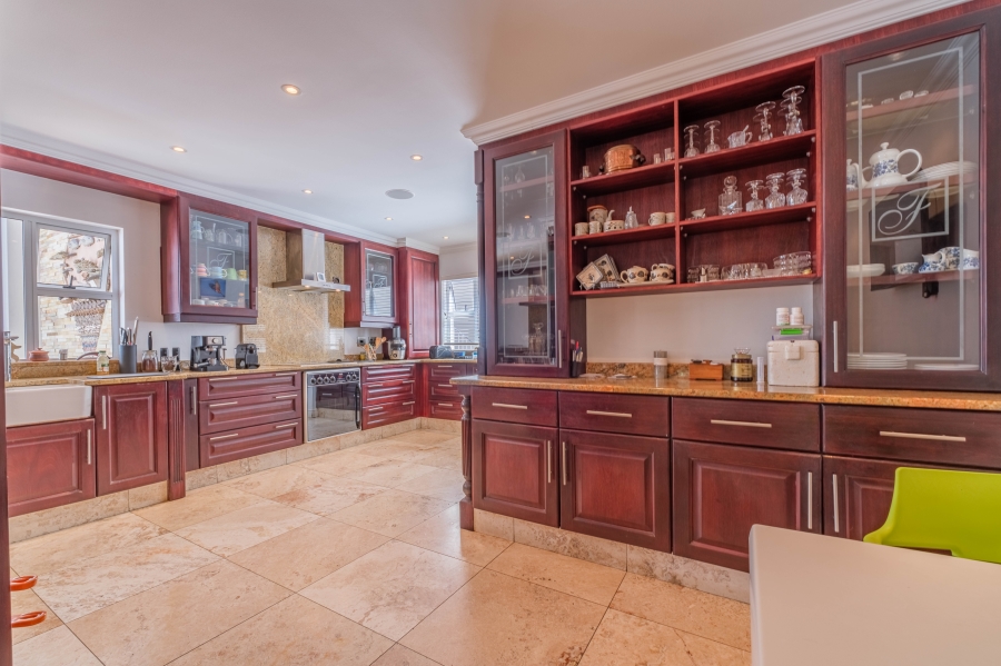 4 Bedroom Property for Sale in Umhlanga KwaZulu-Natal