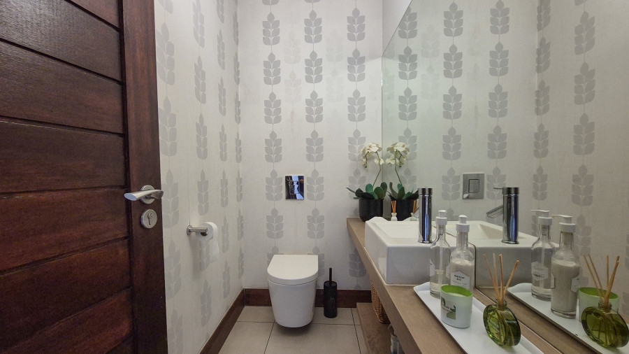 5 Bedroom Property for Sale in Simbithi Eco Estate KwaZulu-Natal