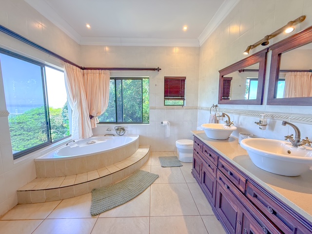 6 Bedroom Property for Sale in Mtunzini KwaZulu-Natal