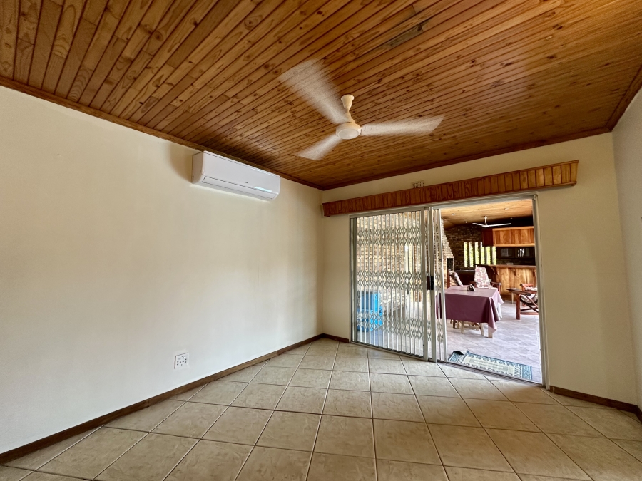 4 Bedroom Property for Sale in Meer En See KwaZulu-Natal