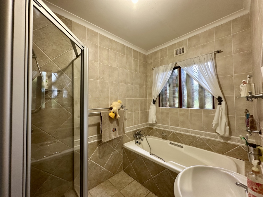 4 Bedroom Property for Sale in Meer En See KwaZulu-Natal