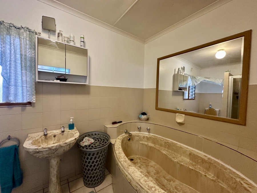 4 Bedroom Property for Sale in Meer En See KwaZulu-Natal