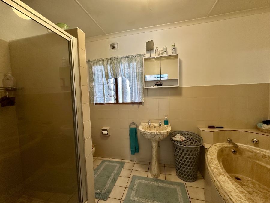 4 Bedroom Property for Sale in Meer En See KwaZulu-Natal