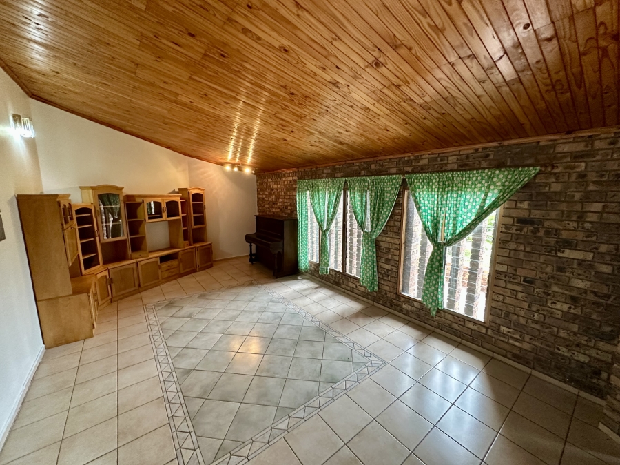 4 Bedroom Property for Sale in Meer En See KwaZulu-Natal