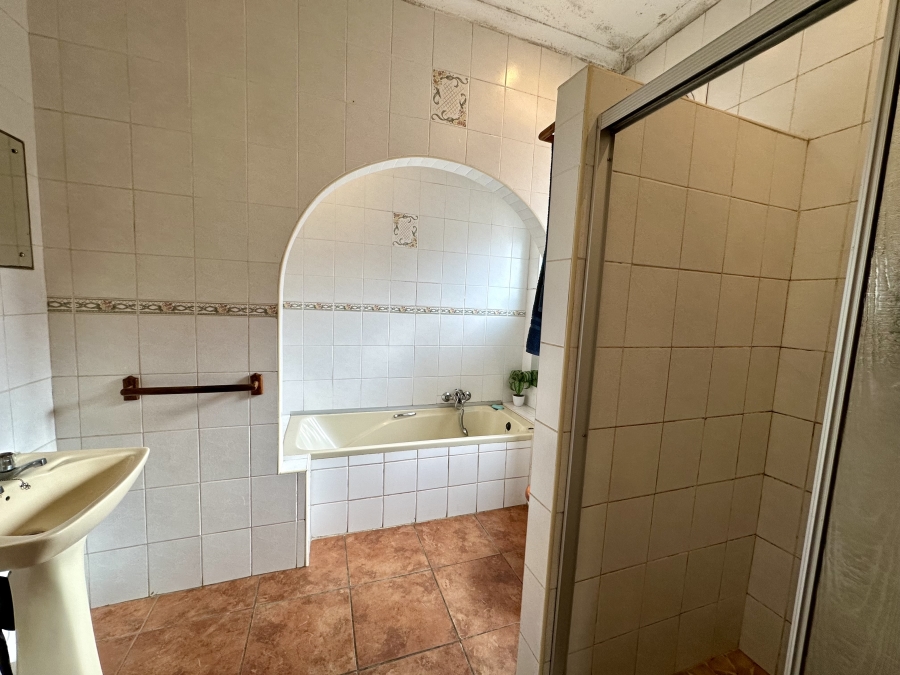 5 Bedroom Property for Sale in Meer En See KwaZulu-Natal