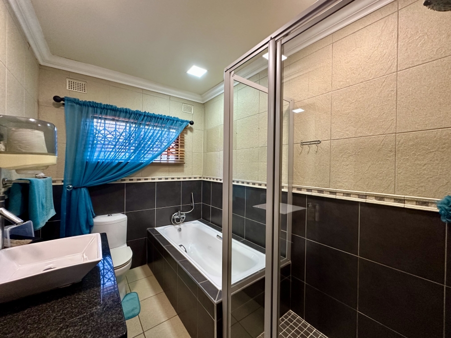 3 Bedroom Property for Sale in Meer En See KwaZulu-Natal