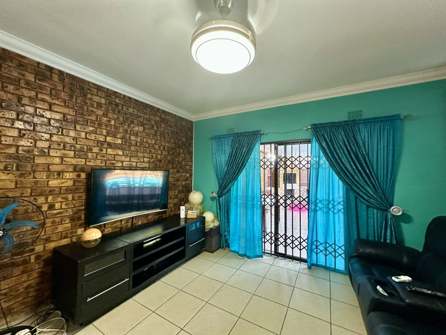 3 Bedroom Property for Sale in Meer En See KwaZulu-Natal