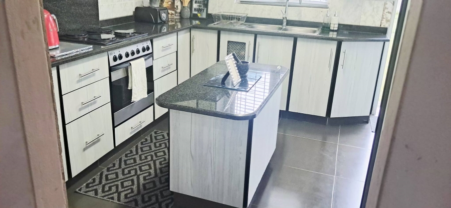 3 Bedroom Property for Sale in Regency Park KwaZulu-Natal