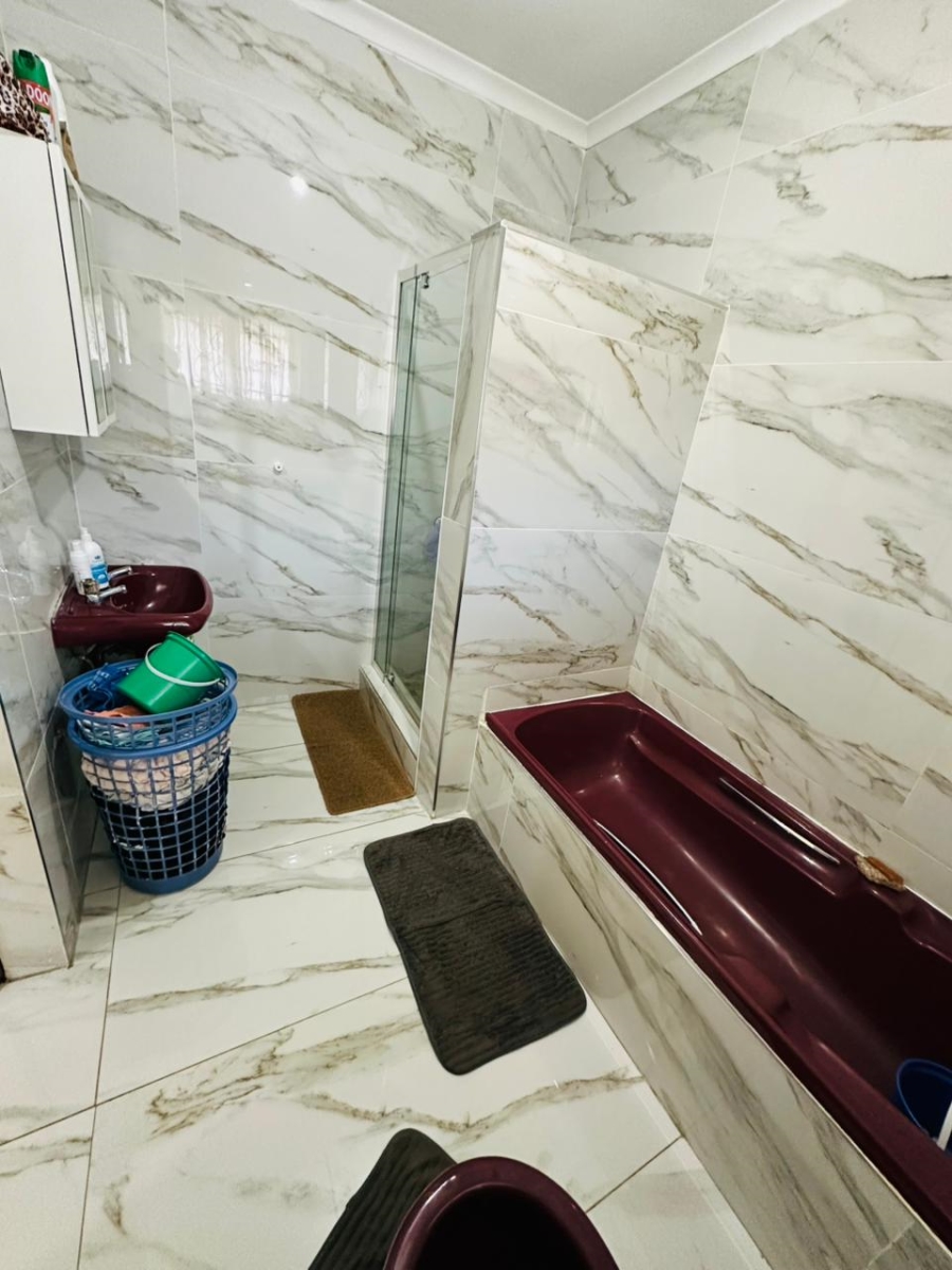 4 Bedroom Property for Sale in Eastwood KwaZulu-Natal