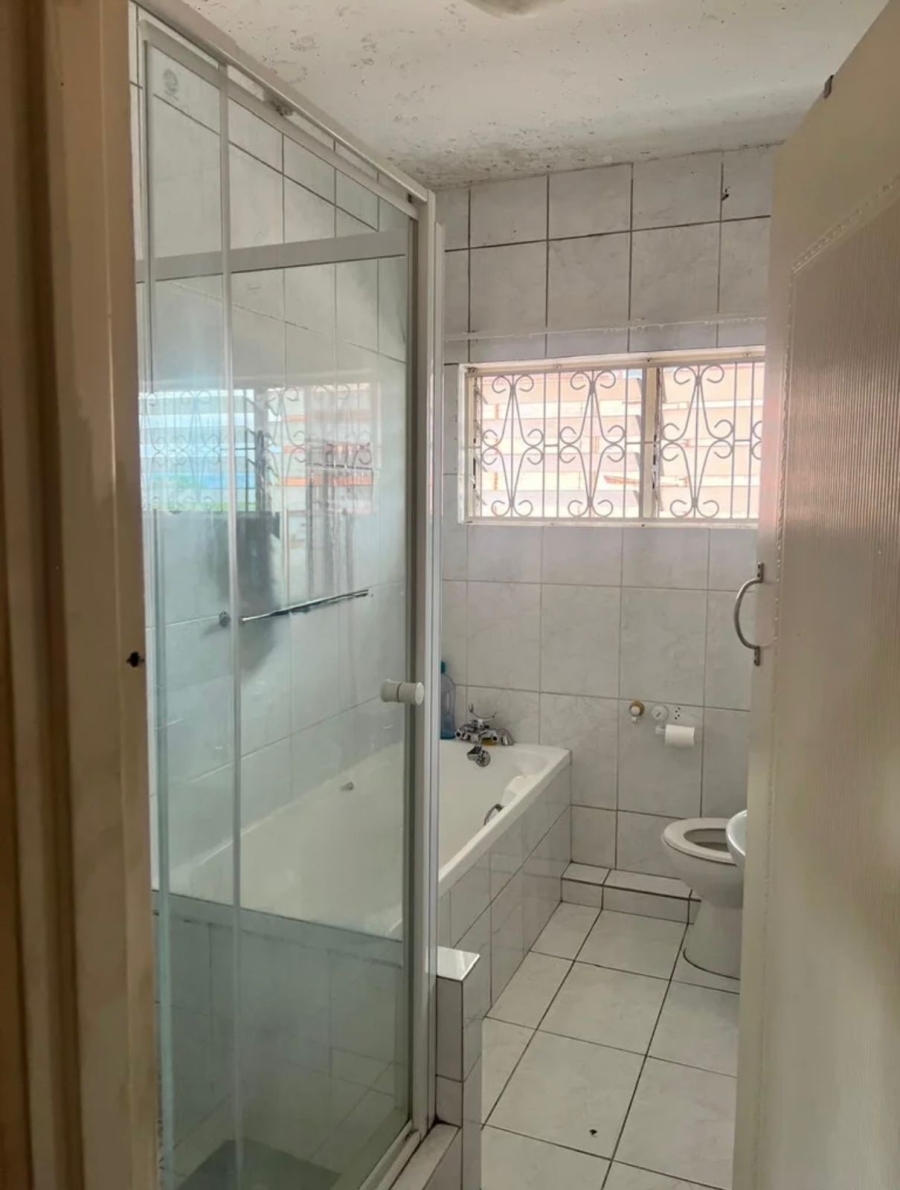 2 Bedroom Property for Sale in Scottsville KwaZulu-Natal