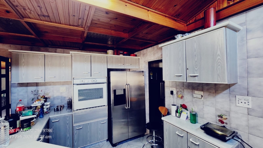 5 Bedroom Property for Sale in Mountain Rise KwaZulu-Natal