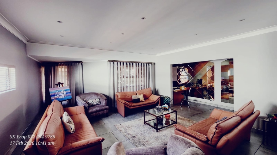 5 Bedroom Property for Sale in Mountain Rise KwaZulu-Natal