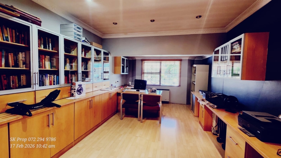 5 Bedroom Property for Sale in Mountain Rise KwaZulu-Natal