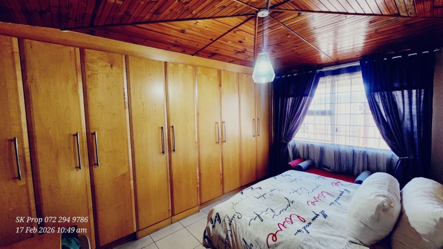 5 Bedroom Property for Sale in Mountain Rise KwaZulu-Natal