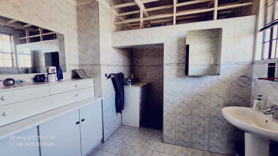 5 Bedroom Property for Sale in Mountain Rise KwaZulu-Natal