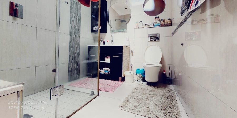 5 Bedroom Property for Sale in Mountain Rise KwaZulu-Natal