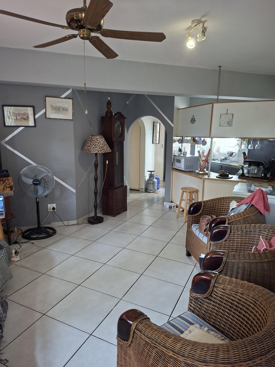 2 Bedroom Property for Sale in Uvongo KwaZulu-Natal