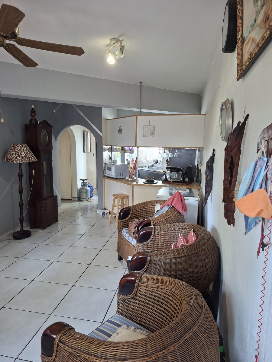 2 Bedroom Property for Sale in Uvongo KwaZulu-Natal