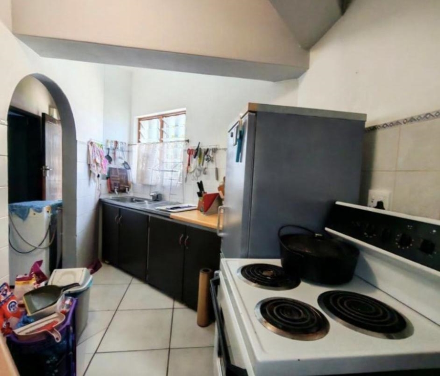 2 Bedroom Property for Sale in Uvongo KwaZulu-Natal