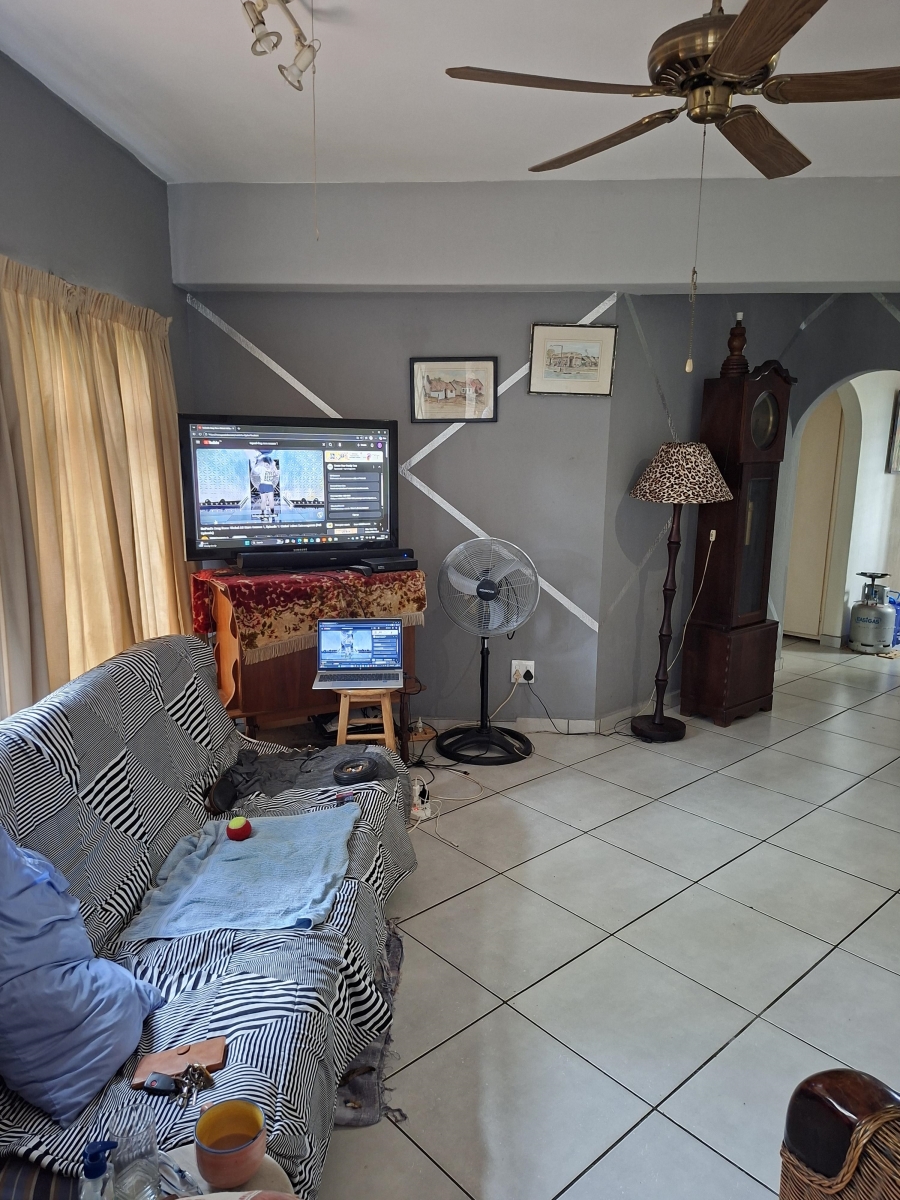 2 Bedroom Property for Sale in Uvongo KwaZulu-Natal