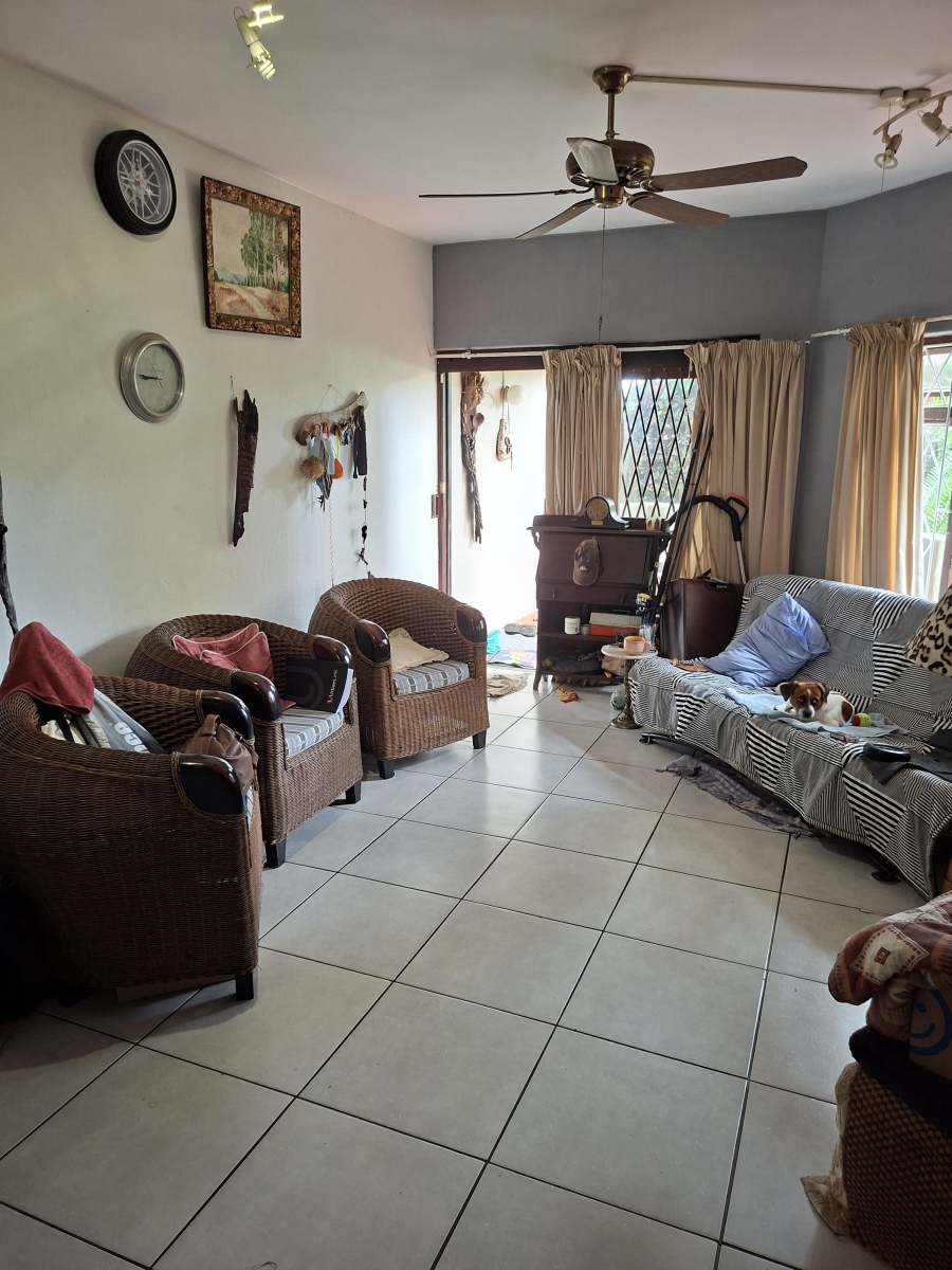 2 Bedroom Property for Sale in Uvongo KwaZulu-Natal