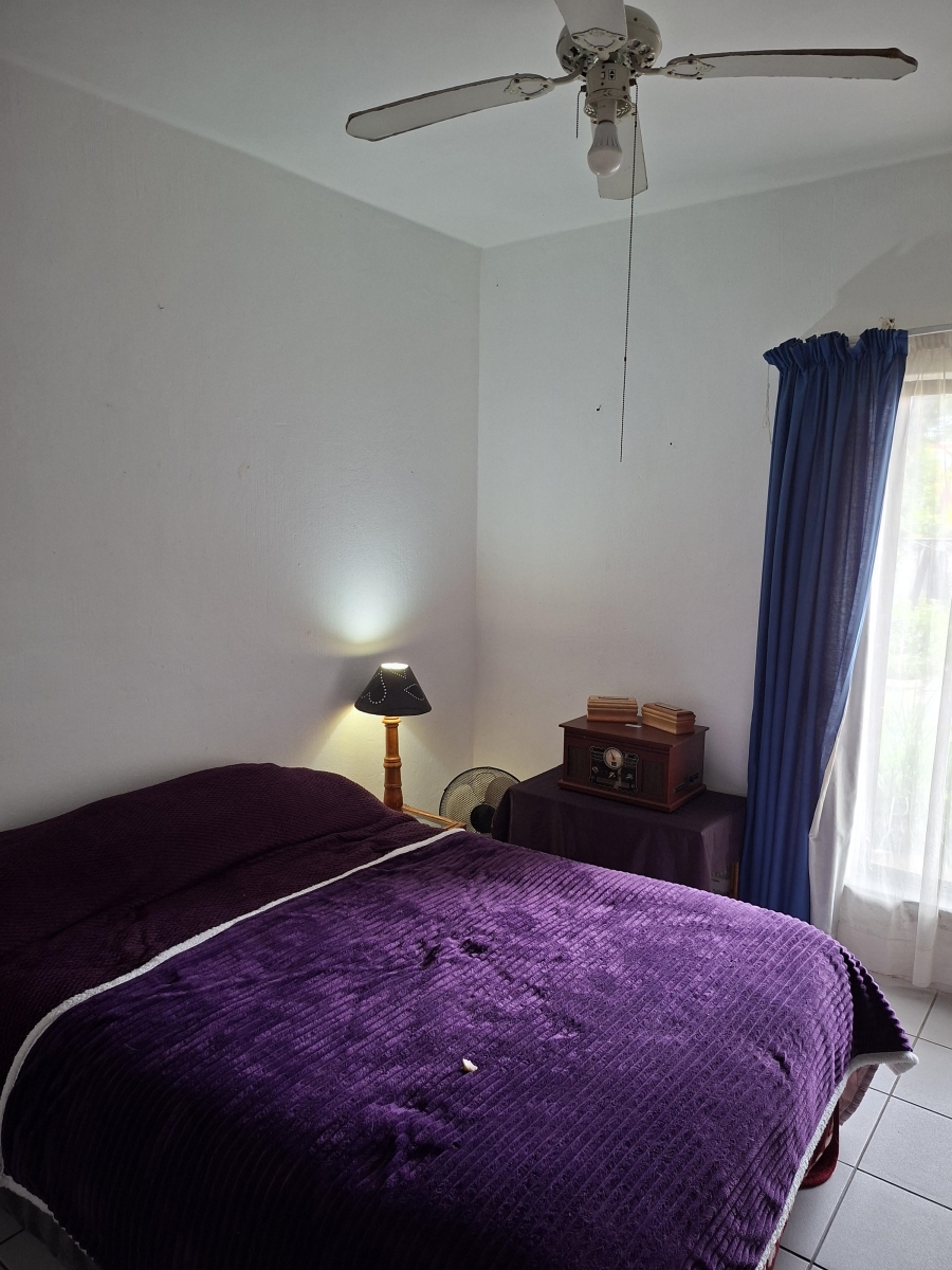 2 Bedroom Property for Sale in Uvongo KwaZulu-Natal