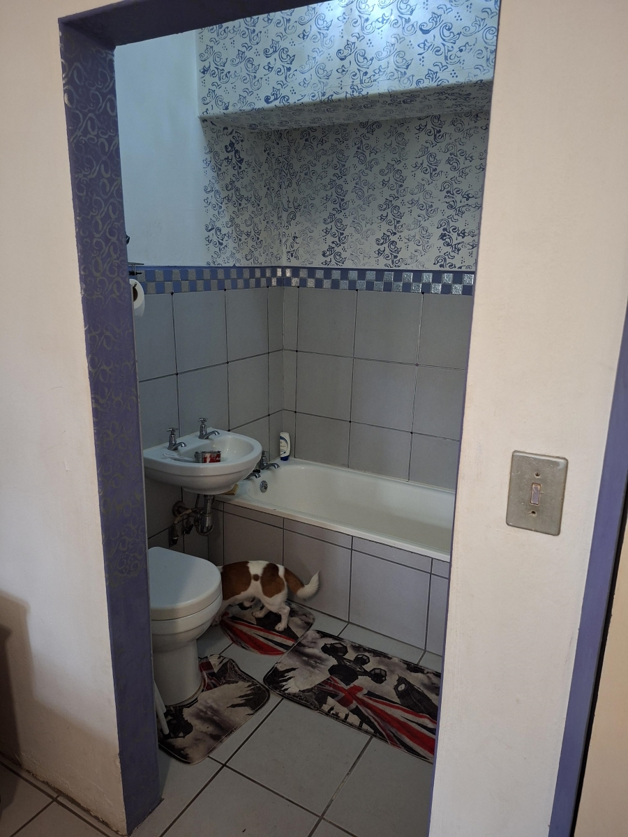 2 Bedroom Property for Sale in Uvongo KwaZulu-Natal