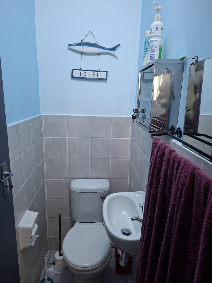 2 Bedroom Property for Sale in Uvongo KwaZulu-Natal