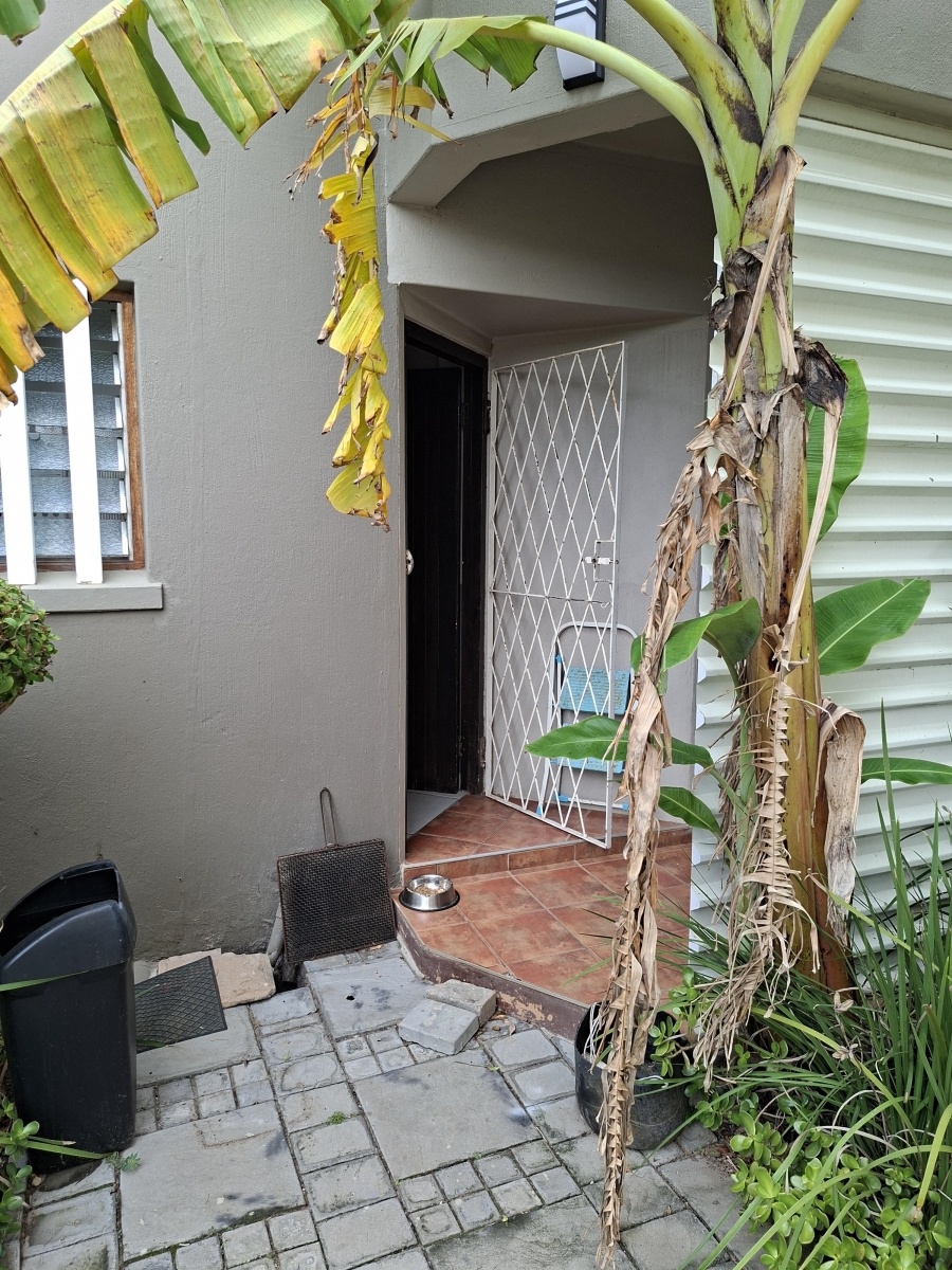 2 Bedroom Property for Sale in Uvongo KwaZulu-Natal