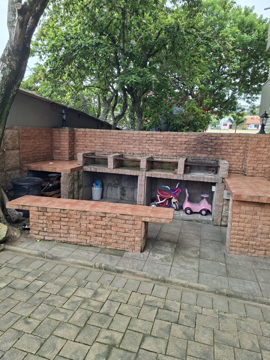 2 Bedroom Property for Sale in Uvongo KwaZulu-Natal