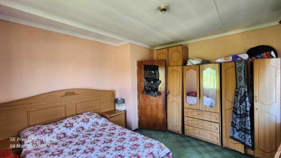 6 Bedroom Property for Sale in Raisethorpe KwaZulu-Natal