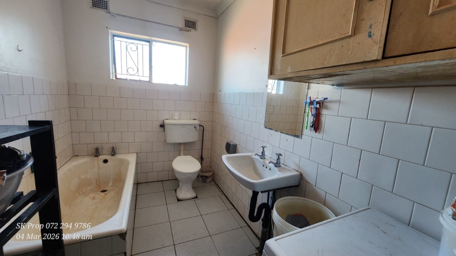 6 Bedroom Property for Sale in Raisethorpe KwaZulu-Natal