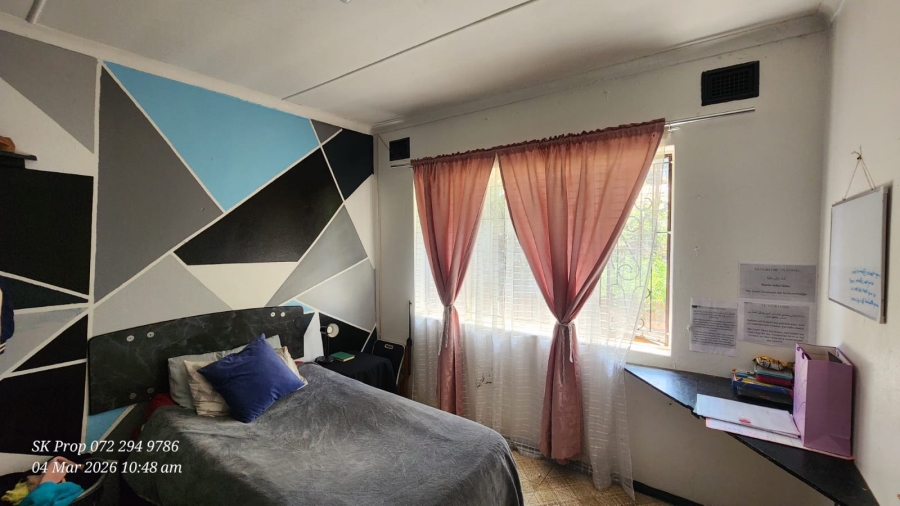 6 Bedroom Property for Sale in Raisethorpe KwaZulu-Natal