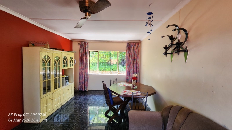 6 Bedroom Property for Sale in Raisethorpe KwaZulu-Natal