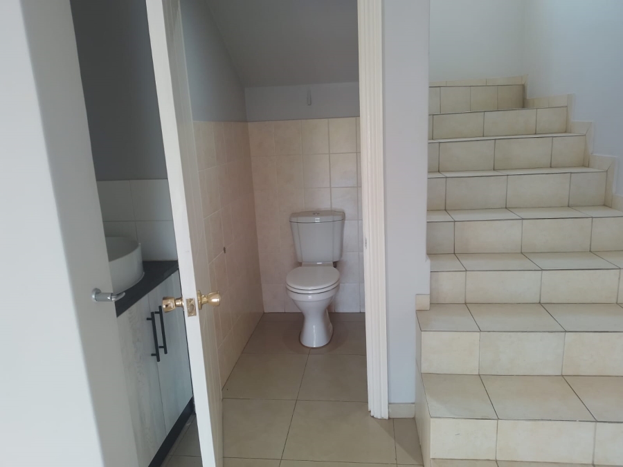 3 Bedroom Property for Sale in Broadlands KwaZulu-Natal